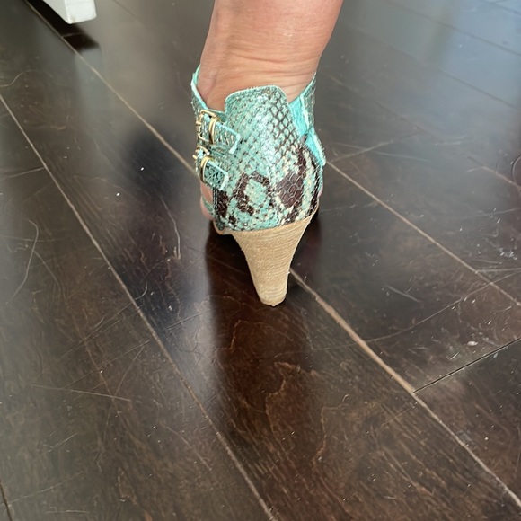 Wolpco green snakeskin print leather heels size 7 (EU 38) - Picture 4 of 10